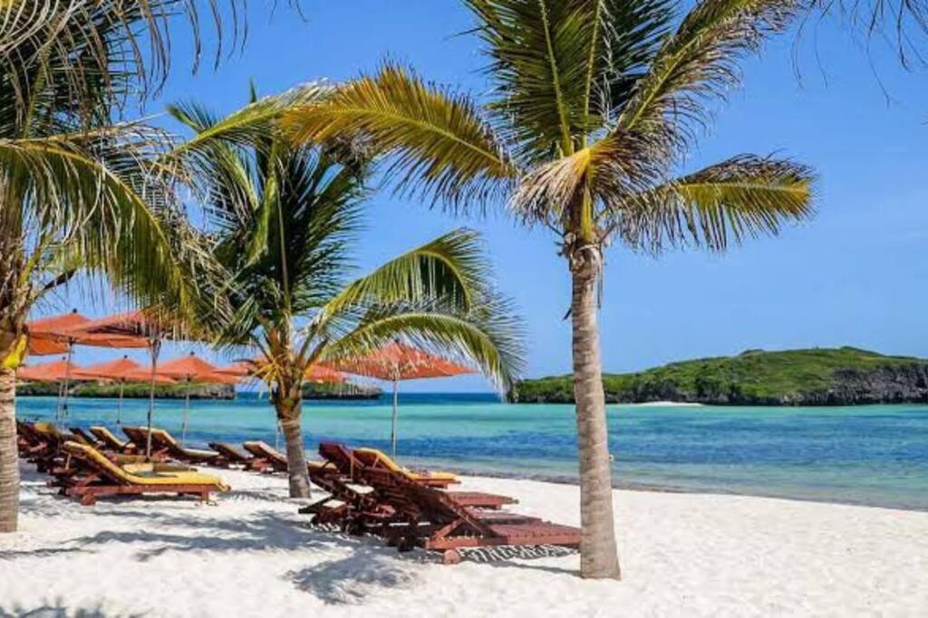 White Villa - Paparemo Beach Ватаму Экстерьер фото