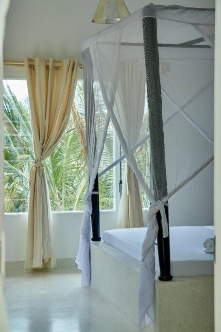 White Villa - Paparemo Beach Ватаму Экстерьер фото